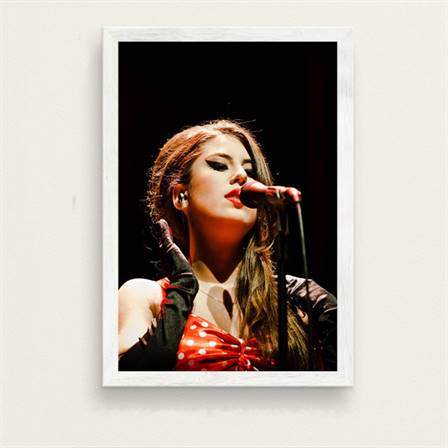 Amy Winehouse singing canvas