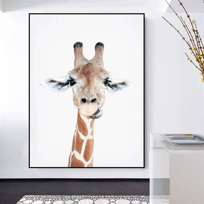 Cute giraffe canvas