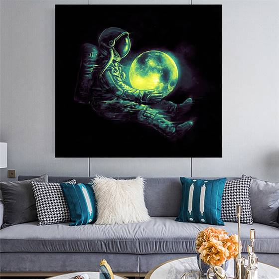 Holding a planet (green) canvas