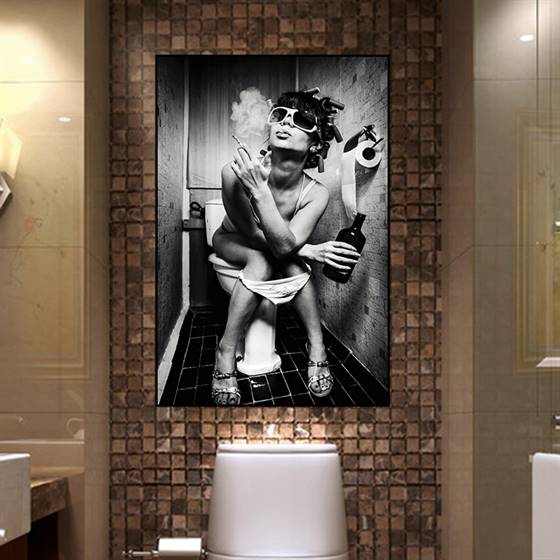 Hotel toilet canvas